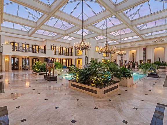 5th image of 2115 River Oaks Blvd