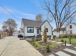 406 1st St E, Altoona, IA 50009