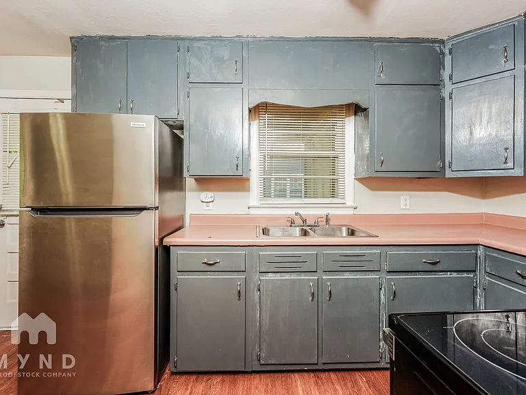 924 Parkway Dr — Photo 9