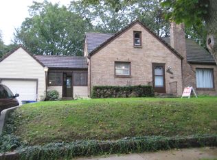 2022 Nebraska Rd, Rockford, IL 61108