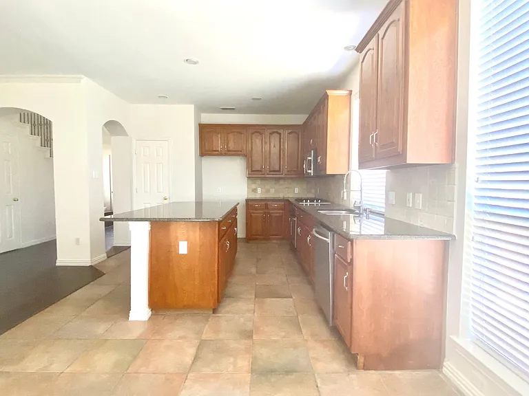 9416 Patagonia Ln — Photo 8