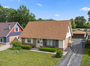 5547 Fairway Dr, Crestwood, IL 60418