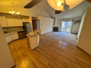 7 High Point Woods Dr APT 303, Madison, WI 53719