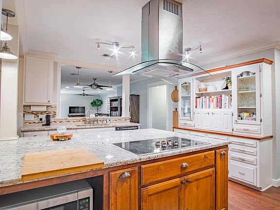 5th image of 10003 Burgundy Ln