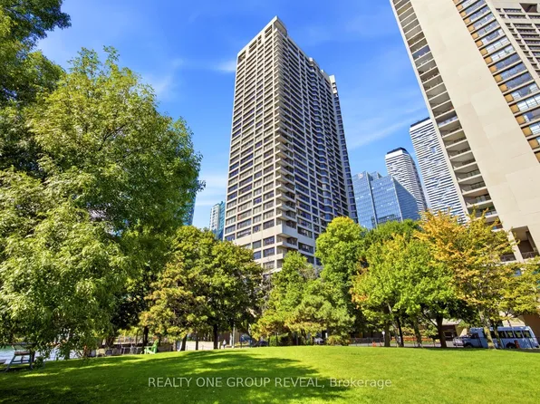 65 Harbour Sq Suite 702, Toronto, ON M5J 2L4