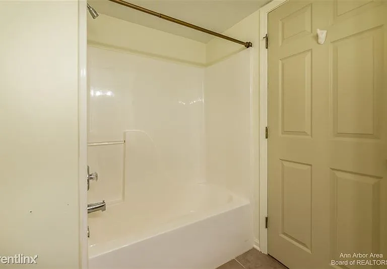 1381 Millbrook Trl #1 — Photo 13