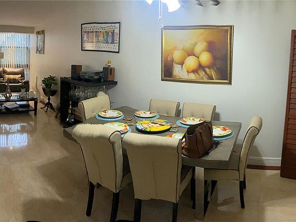 4th image of 200 Leslie Dr APT 225