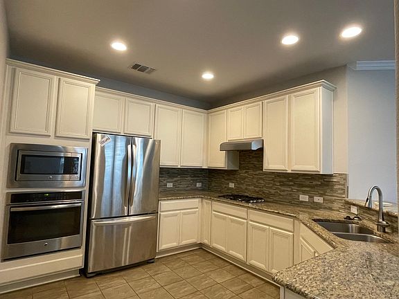 3rd image of 9416 Solana Vista Loop #B