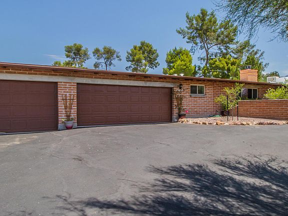 3rd image of 1302 W Via Hacienda
