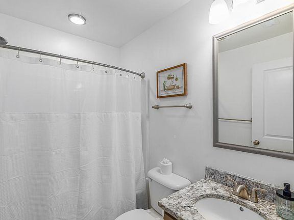 5th image of 4617 Sansom St #211B