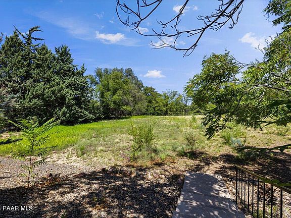 5th image of 423 Lantana Dr