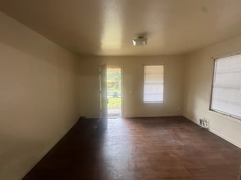 3840 Murvon St — Photo 5
