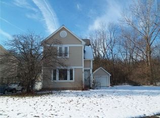 19 Schilling Ln, Rochester, NY 14618