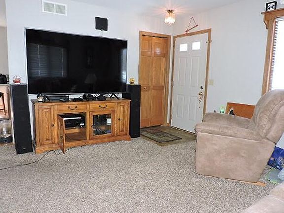 5th image of 436 Cherry St
