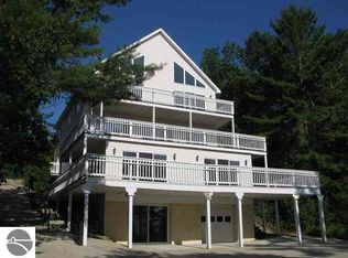913 S Huron Ave, Harrisville, MI 48740