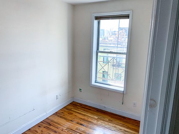 4th image of 208 E 7th St APT 25