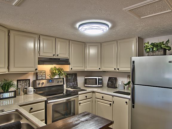 3rd image of 77-6469 Alii Dr APT 131