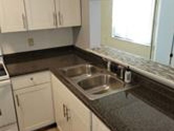 2nd image of 1503 Northlake Dr