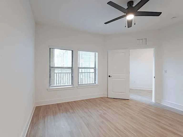 Tropia Luxury Apartments — Photo 58