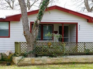 405 W McKinney St, Moulton, TX 77975