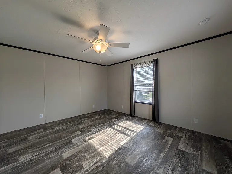 38000 Le Chateau Blvd #658 — Photo 3