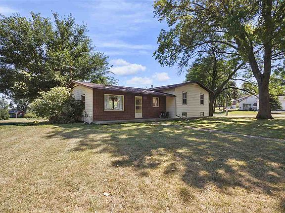 2nd image of 1000 Circle Dr