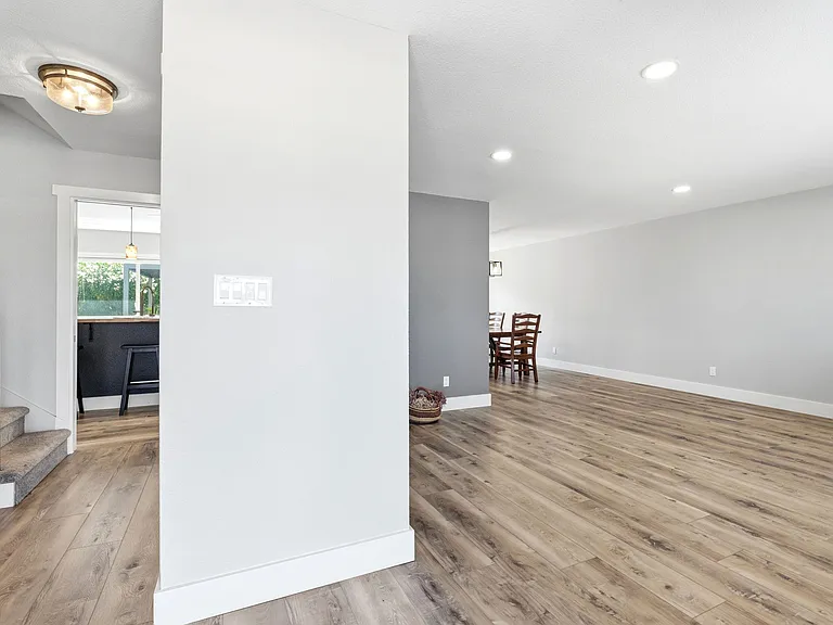 1554 American Beauty Dr — Photo 13