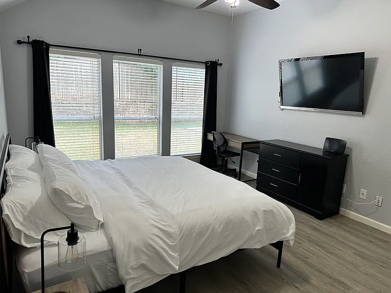 2506 Spring Hill Ln — Photo 14