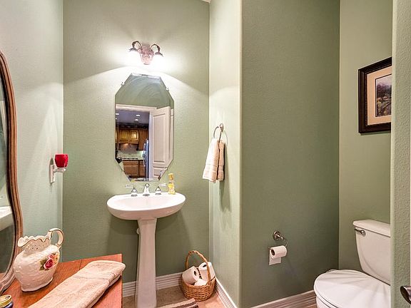 5th image of 12407 Chestnut Hollow Ct