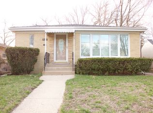 8656 Gross Point Rd, Skokie, IL 60077