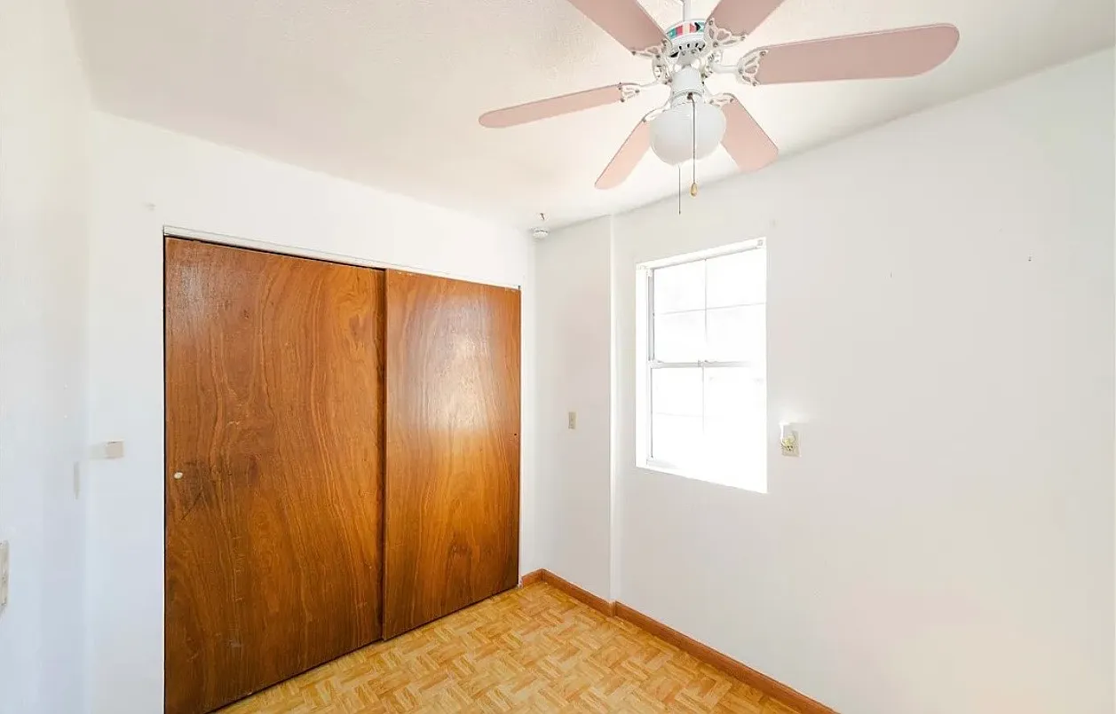 4 bed, 1000 sqft, $1,800 — Photo 2