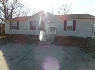 1415 Thompsonville Ln, Oak Grove, KY 42262