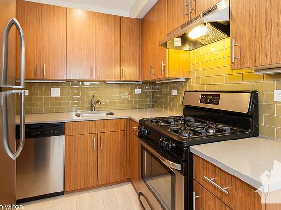 4th image of 3709 N Wilton Ave #1525