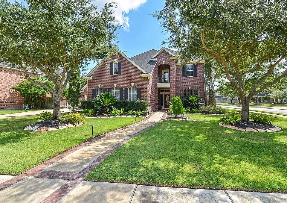 1st image of 22315 Claysprings Ln