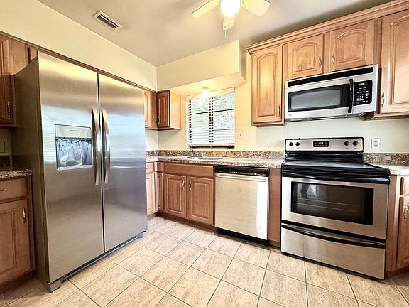 4th image of 1100 Aragon Ave