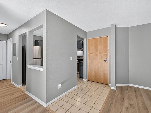 3rd image of 3155 Coachman Rd APT 204