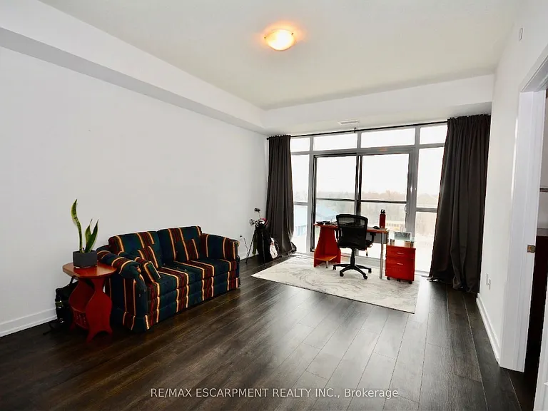 450 Dundas St E #404 — Photo 6