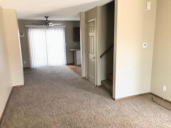2nd image of 834 Lakeview Dr