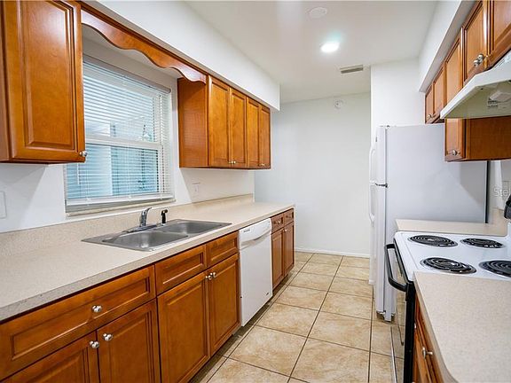 5th image of 415 E Magnolia Ave APT 107