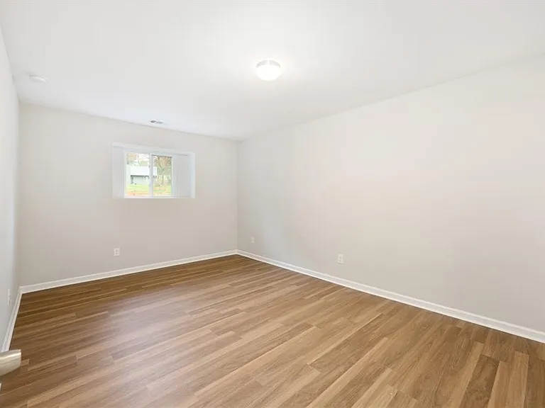 2295 Brandon Ct NE — Photo 25