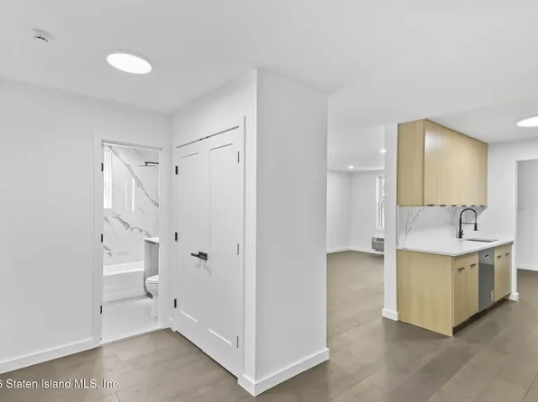 36 Hamilton Ave APT 1C, Staten Island, NY 10301