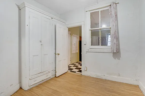 Sold by Compass | media 7