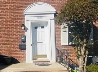 75-20 263rd St #263-1, Glen Oaks, NY 11004