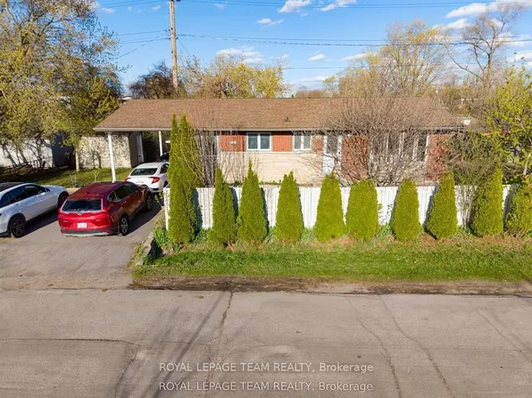 925 Moorvale St, Ottawa, ON K1K 3K9