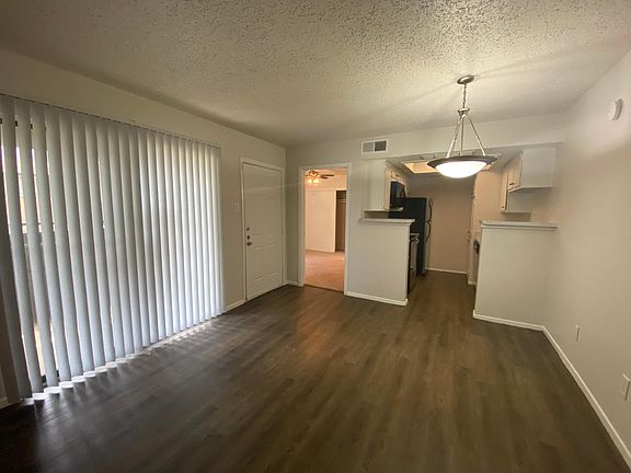 5th image of 2316 Fair Oaks Dr APT 1068