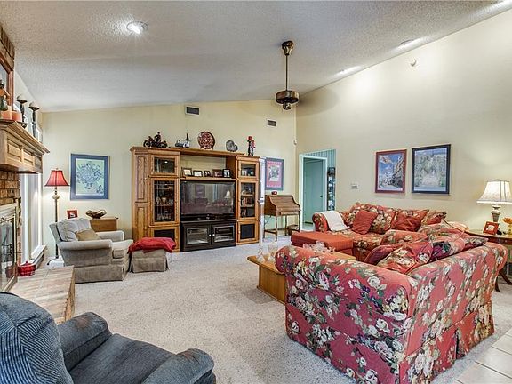 4th image of 3615 Hialeah Dr