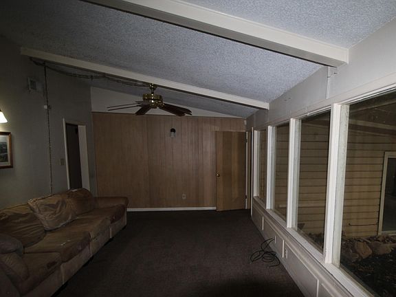 4th image of 2218 Cedar Crest Dr