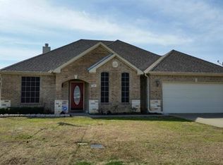 611 Laurel Dr, Wills Point, TX 75169