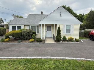 221 Stewart Ave, Bethpage, NY 11714