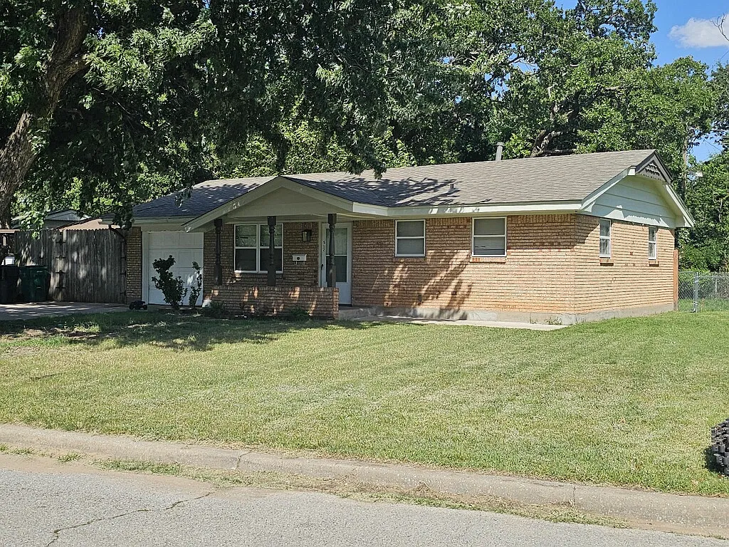 Building Photo - 512 N Tompkins Dr